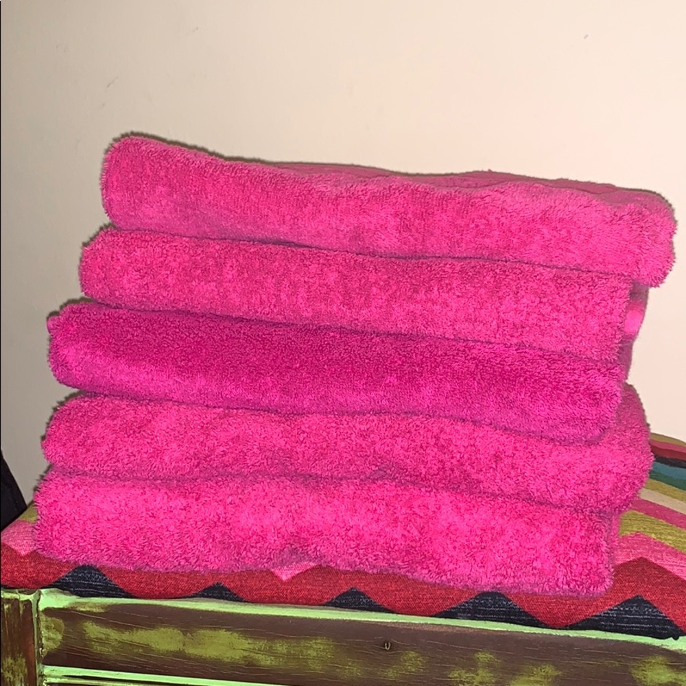 5 Large hot pink 100% cotton bath towels + 2 hand